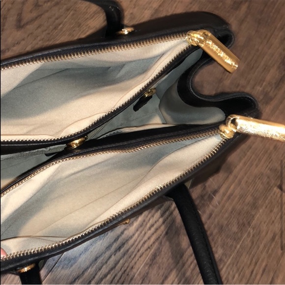 Black Valentino Bag - Picture 7 of 8